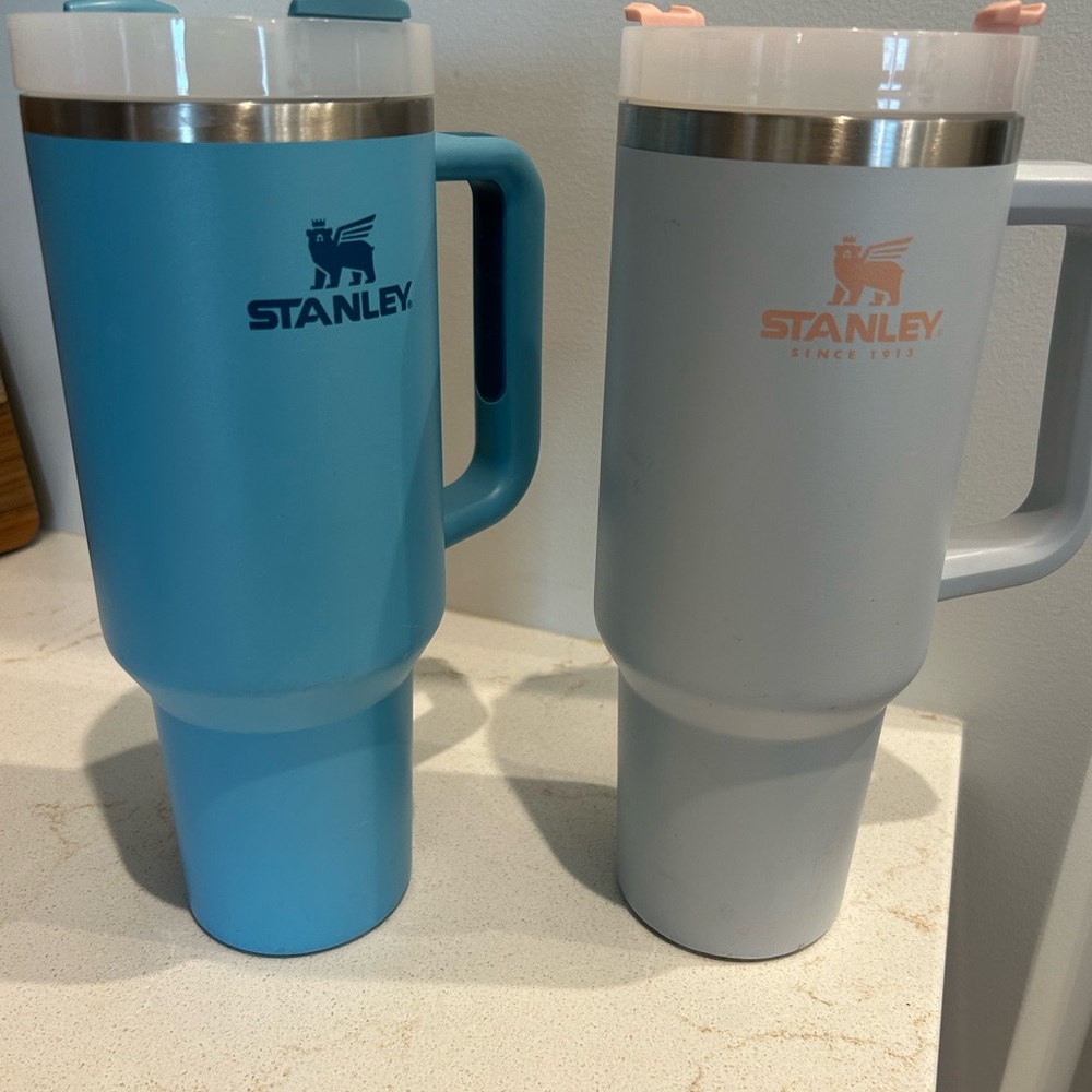 2 40 oz Stanley tumblers - pink & blue